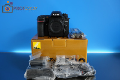 Зеркальный фотоаппарат Nikon D7500, черный